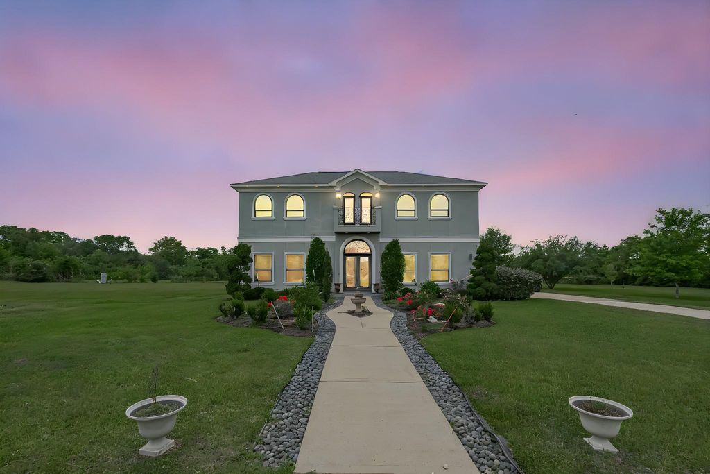 2602 Avenue L, Santa Fe, TX 77510