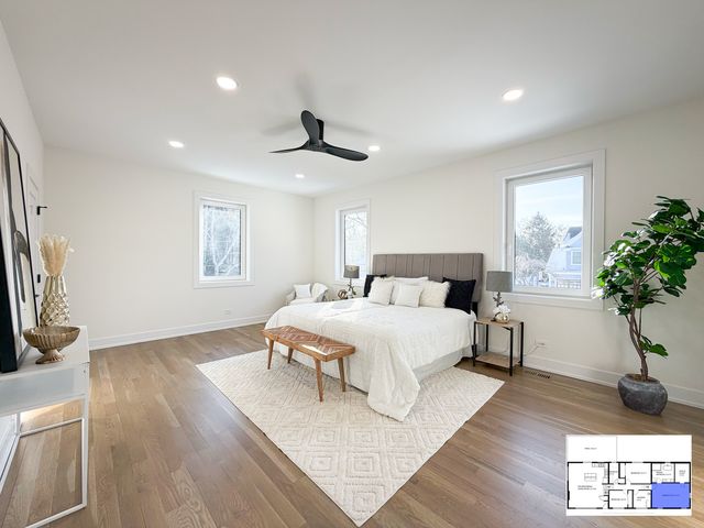 703 N Gibbons Avenue, Arlington Heights, IL 60004