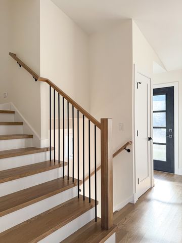 703 N Gibbons Avenue, Arlington Heights, IL 60004