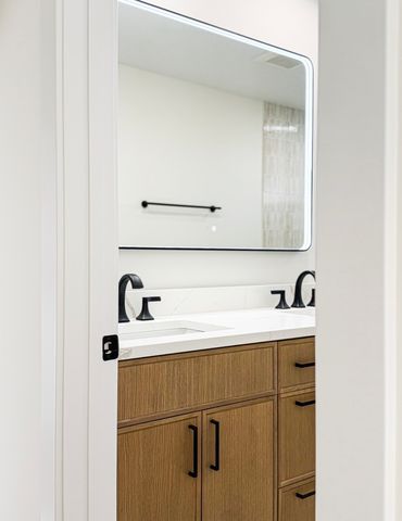 703 N Gibbons Avenue, Arlington Heights, IL 60004