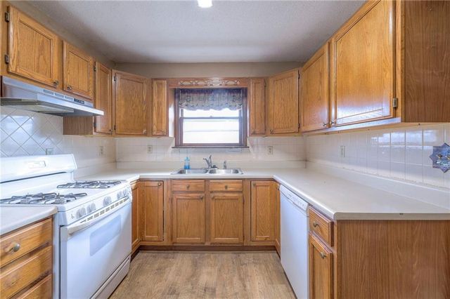 21001 E 307th Street, Harrisonville, MO 64701