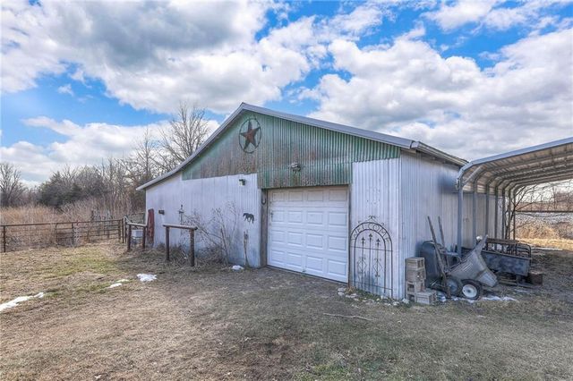 21001 E 307th Street, Harrisonville, MO 64701
