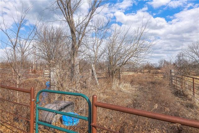 21001 E 307th Street, Harrisonville, MO 64701