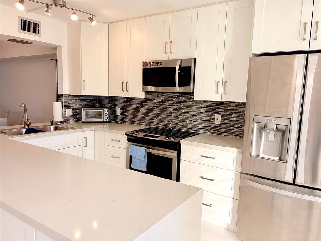 23099 Barwood Lane 308, Boca Raton, FL 33428