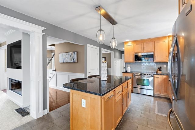 138 Fir Hill Ln, Northbridge, MA 01534