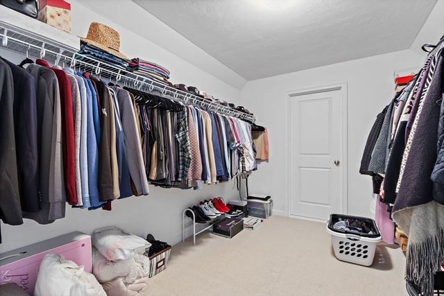 138 Fir Hill Ln, Northbridge, MA 01534