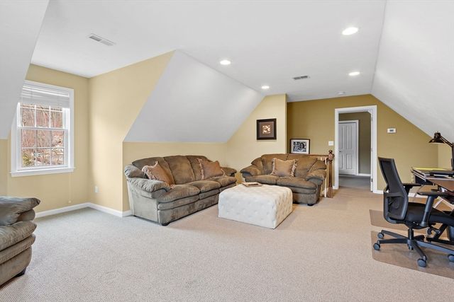 138 Fir Hill Ln, Northbridge, MA 01534