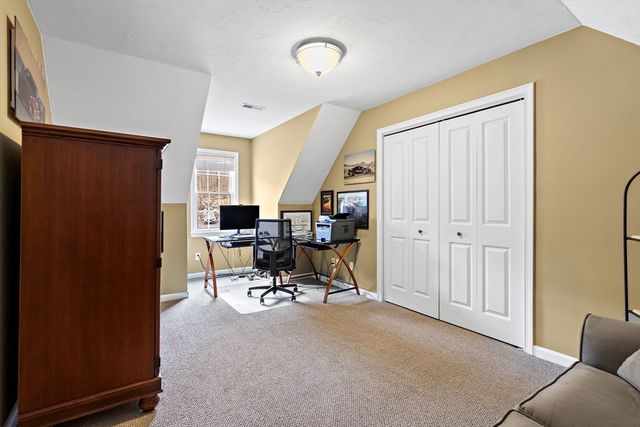 138 Fir Hill Ln, Northbridge, MA 01534