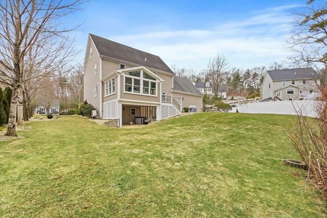 138 Fir Hill Ln, Northbridge, MA 01534