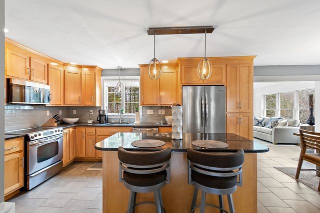 138 Fir Hill Ln, Northbridge, MA 01534