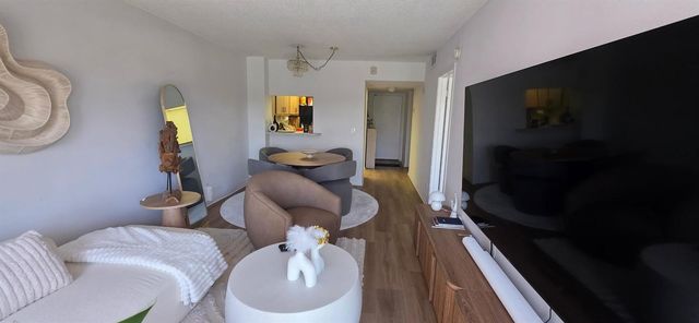 7900 Camino Circle 407, Miami, FL 33143