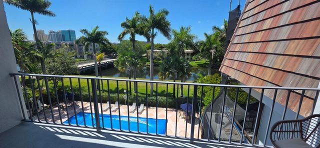 7900 Camino Circle 407, Miami, FL 33143