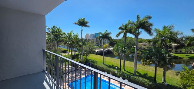 7900 Camino Circle 407, Miami, FL 33143
