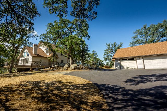 46798 Sequoia Court, Three Rivers, CA 93271