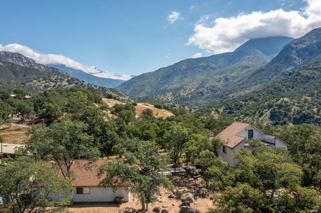 46798 Sequoia Court, Three Rivers, CA 93271