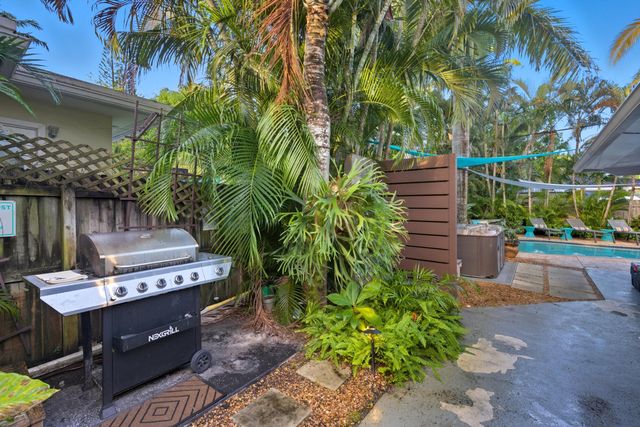 1145 NE 17th Way 1-2, Fort Lauderdale, FL 33304