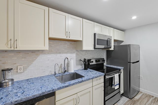 1145 NE 17th Way 1-2, Fort Lauderdale, FL 33304