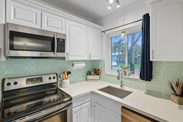 1145 NE 17th Way 1-2, Fort Lauderdale, FL 33304
