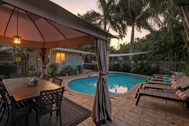 1145 NE 17th Way 1-2, Fort Lauderdale, FL 33304