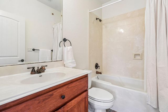 6805 Lantern View DR, Jonestown, TX 78645