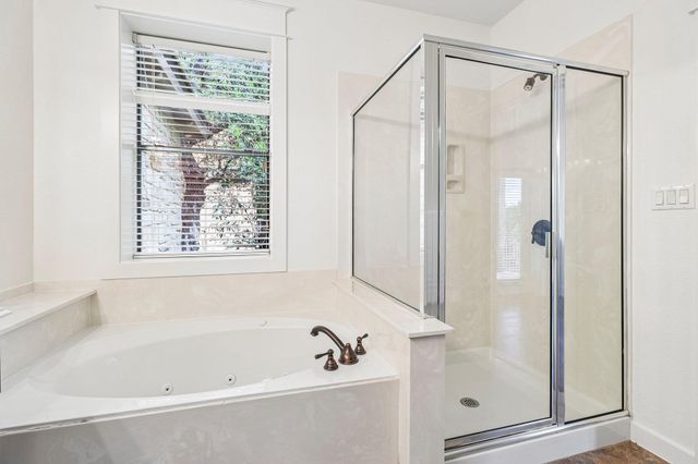 6805 Lantern View DR, Jonestown, TX 78645