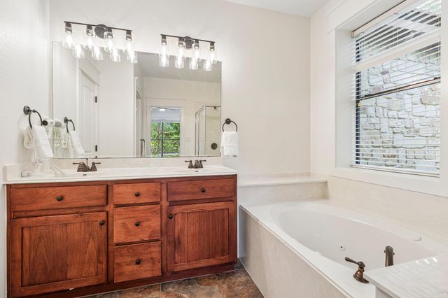 6805 Lantern View DR, Jonestown, TX 78645