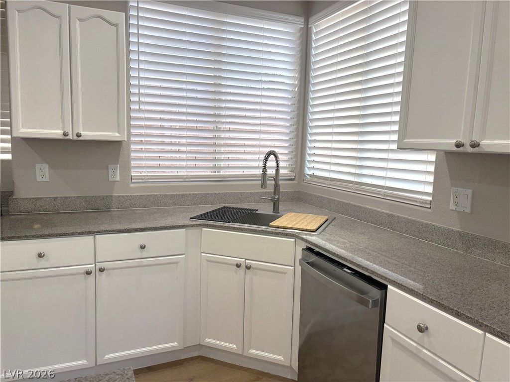 6811 ROSE MALLOW Street, Las Vegas, NV 89148 — photo 5