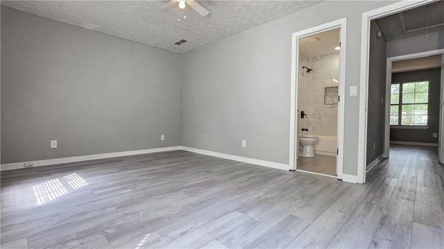 1040 Huntington Trace SE, Smyrna, GA 30082