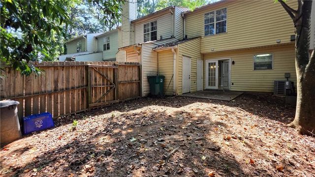 1040 Huntington Trace SE, Smyrna, GA 30082