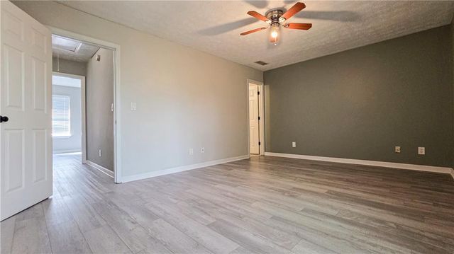 1040 Huntington Trace SE, Smyrna, GA 30082