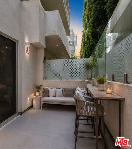 1521 Greenfield Avenue 104, Los Angeles, CA 90025