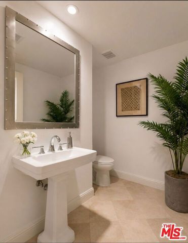 1521 Greenfield Avenue 104, Los Angeles, CA 90025