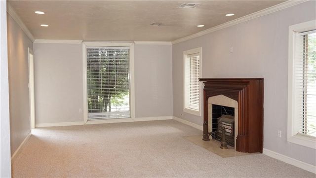 1127 Glenwood Avenue, Nichols Hills, OK 73116