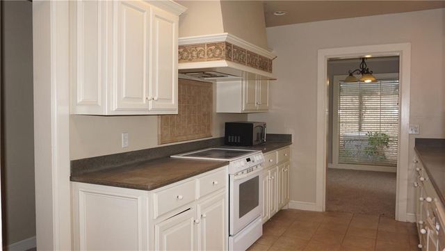 1127 Glenwood Avenue, Nichols Hills, OK 73116