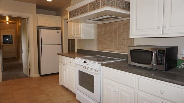 1127 Glenwood Avenue, Nichols Hills, OK 73116
