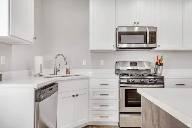 11217 S HAMPTON WAY, South Jordan, UT 84095