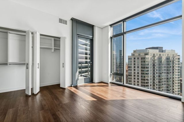 350 N Canal Street 3207, Chicago, IL 60606