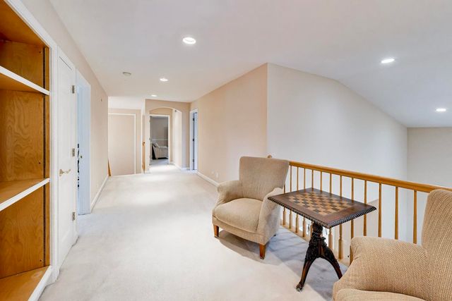411 Periwinkle Way, Prospect Heights, IL 60070