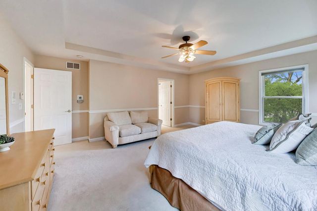 411 Periwinkle Way, Prospect Heights, IL 60070