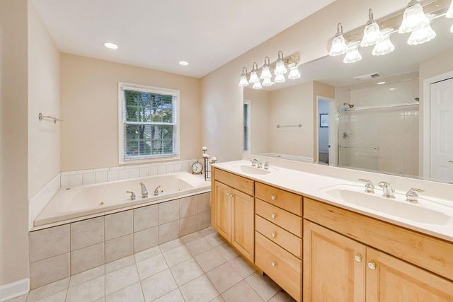 411 Periwinkle Way, Prospect Heights, IL 60070