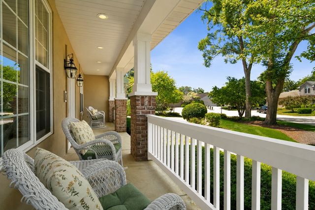 411 Periwinkle Way, Prospect Heights, IL 60070