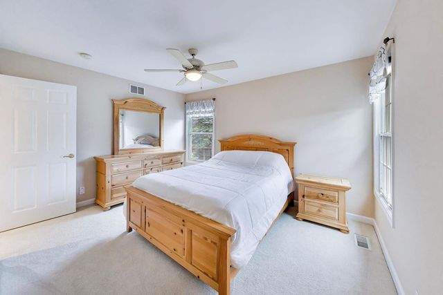 411 Periwinkle Way, Prospect Heights, IL 60070