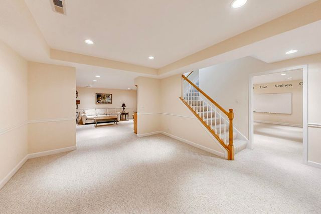 411 Periwinkle Way, Prospect Heights, IL 60070