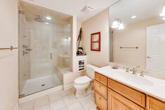 411 Periwinkle Way, Prospect Heights, IL 60070