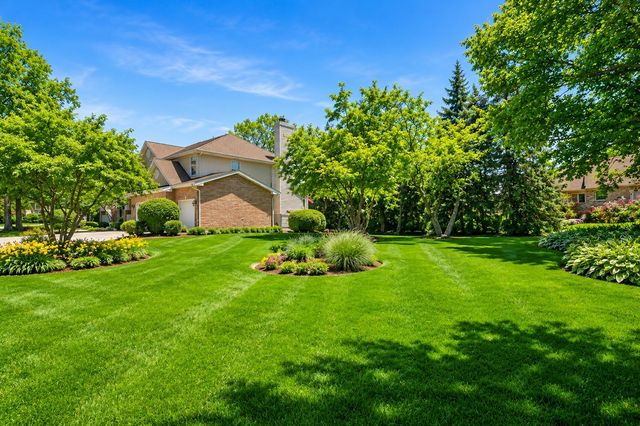 411 Periwinkle Way, Prospect Heights, IL 60070
