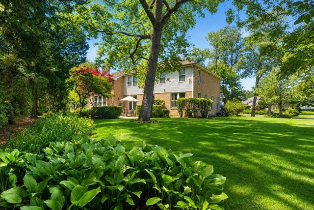 411 Periwinkle Way, Prospect Heights, IL 60070