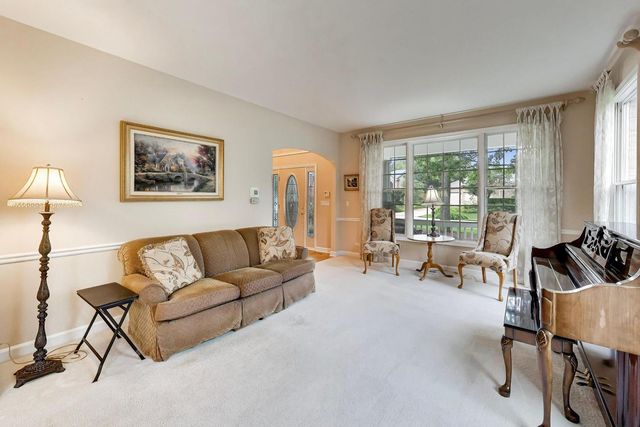 411 Periwinkle Way, Prospect Heights, IL 60070