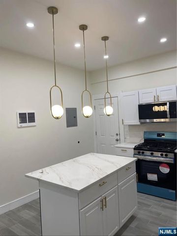 94-96 Park, Paterson, NJ 07501