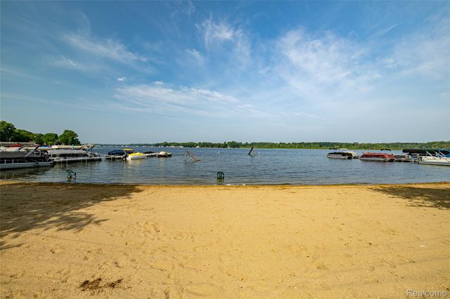 Lot 5 Lombardy Court, Hamburg Township, MI 48169