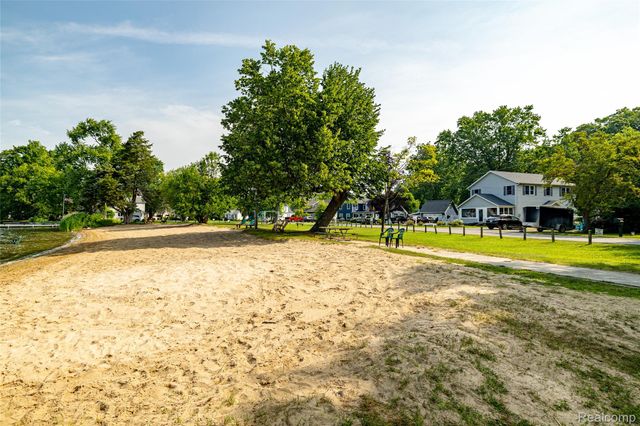 Lot 5 Lombardy Court, Hamburg Township, MI 48169